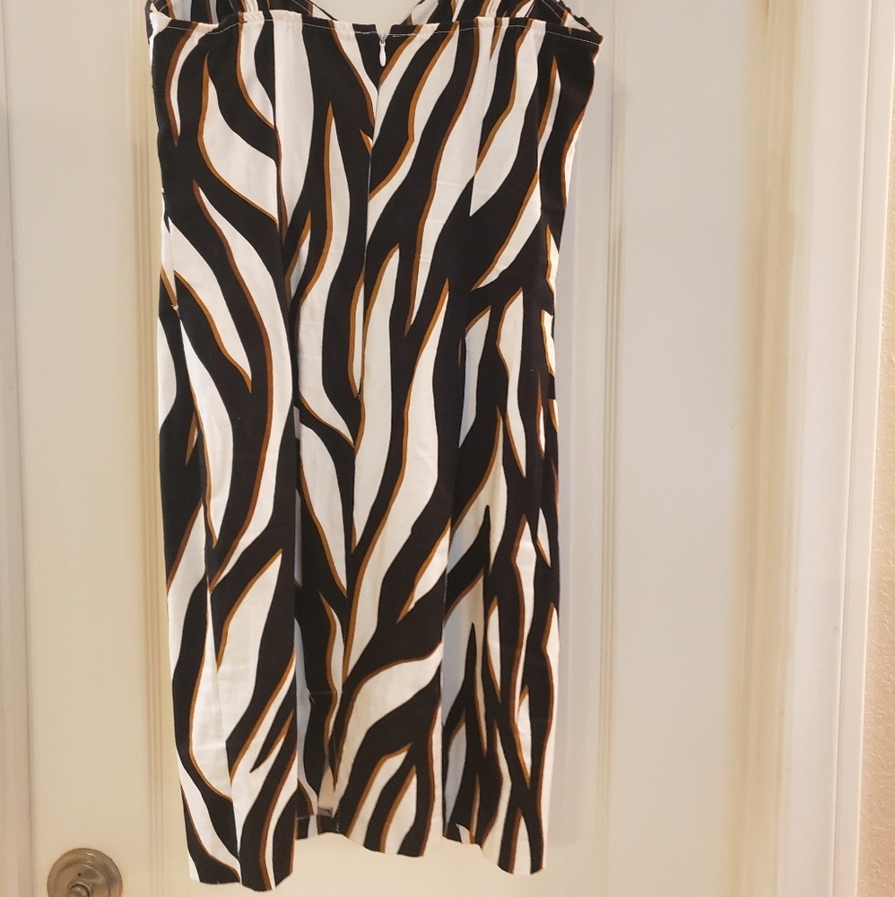 Dress - Picture 3 of 4
